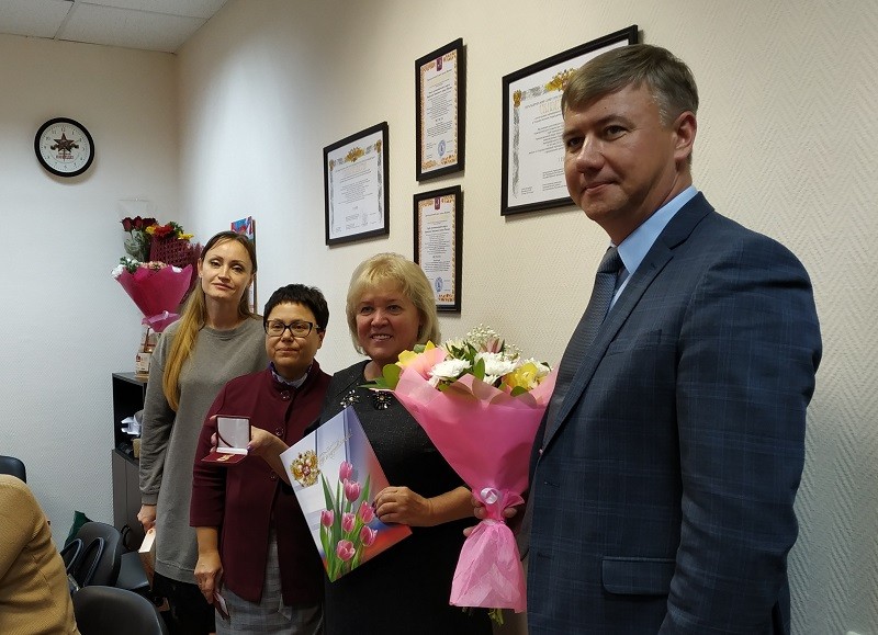 Знаками почетных жителей района наградили Ирину Игнатову и Галину Ковтун