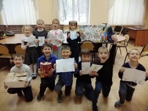 Учащиеся школы №2001 отправили подарки в Калужскую область