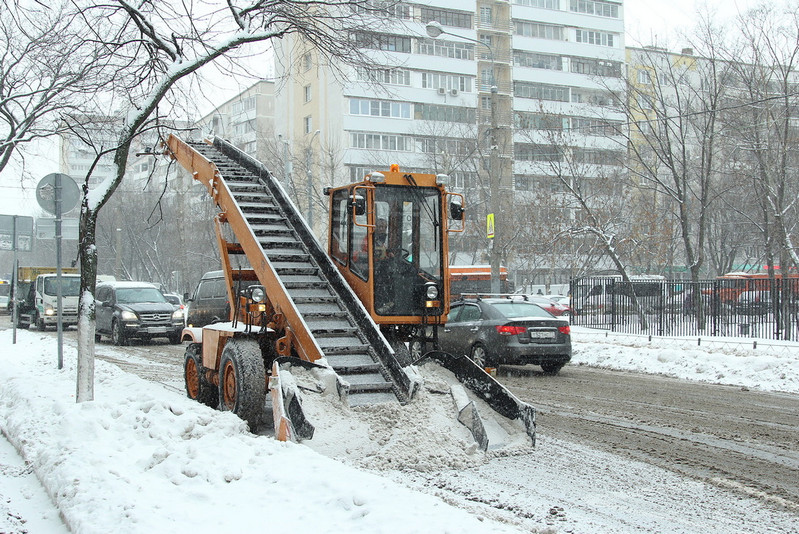 «Жилищник» Бирюлева Западного начал устранять последствия снегопада
