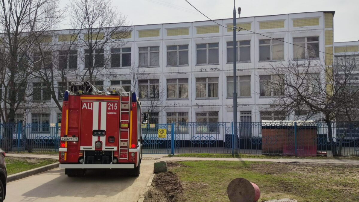 Столичные пожарные провели пожарно-тактические учения в школах