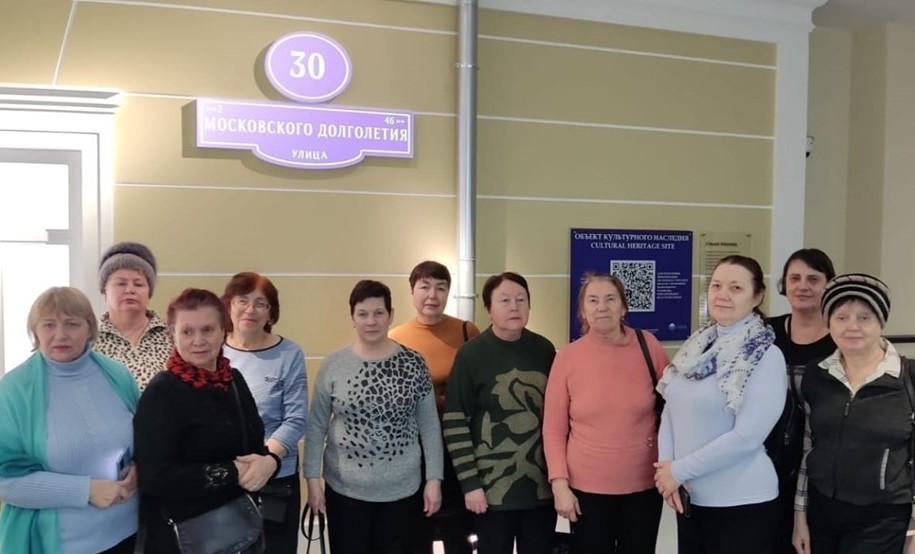 Экскурсию по программе «Пеший лекторий» организовали для активистов ЦМД «Бирюлево Западное»
