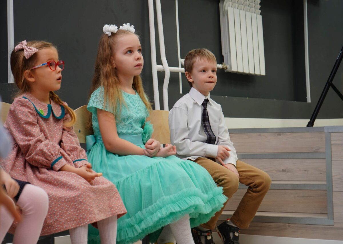 Воспитанники детского сада при школе №667 отпраздновали День России