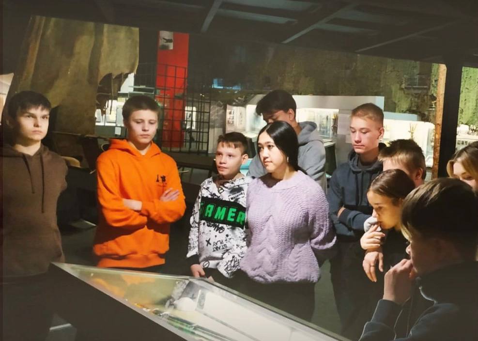 Ученики школы №2001 посетили Государственный музей обороны Москвы
