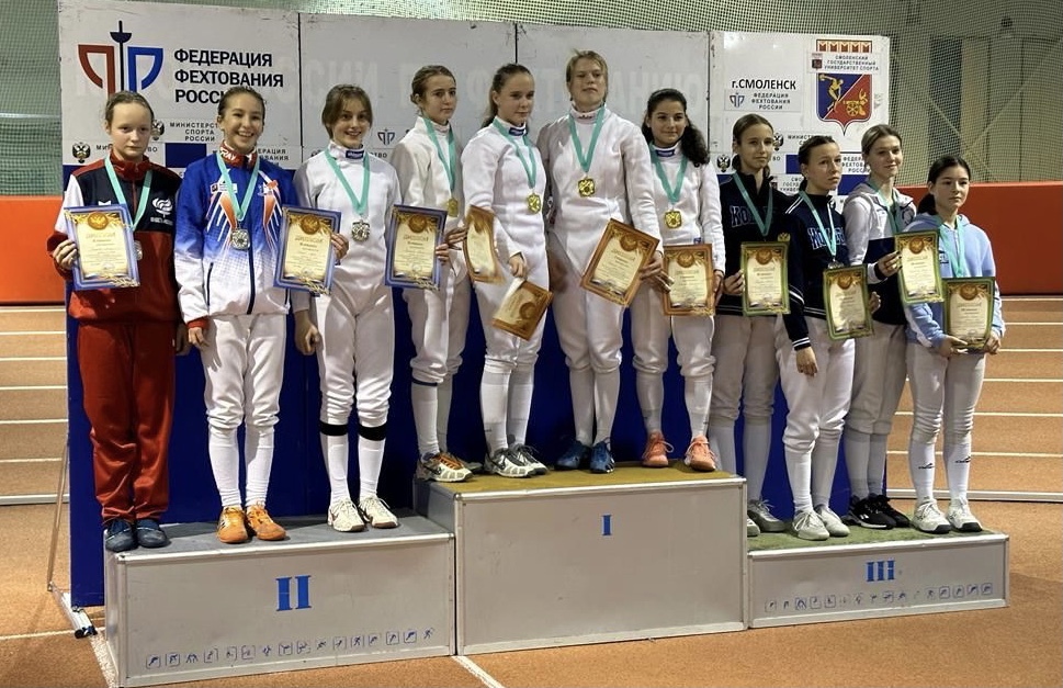 Рапиристки «Юности Москвы» стали серебряными призерами турнира