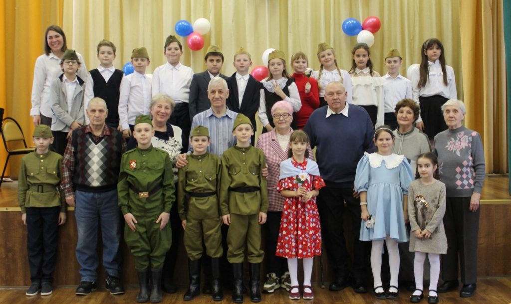 Фестивали военно-патриотической песни прошли в школе №2001