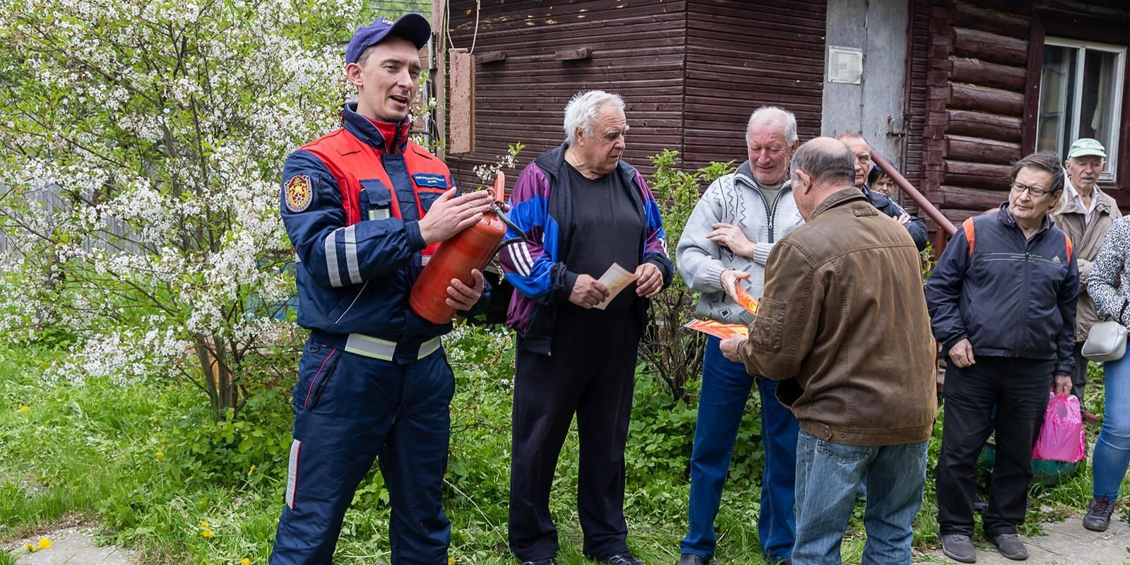 Дачный сезон: готовимся к «жаркому» периоду со специалистами Пожарно-спасательного центра Москвы