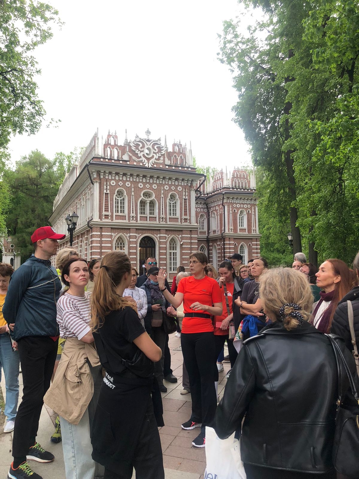 Экскурсия с бегущим искусствоведом