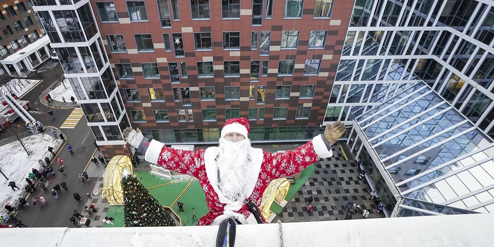 Праздник для детей в больницах: как спасатели — Деды Морозы исполняют мечты юных пациентов Праздник для детей в больницах: как спасатели — Деды Морозы исполняют мечты юных пациентов